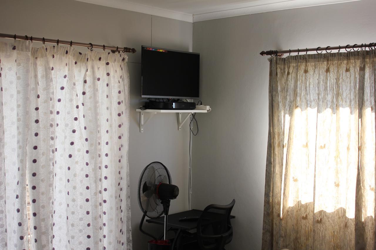 Coco Palm Bed&Breakfast Windhoek Exteriör bild
