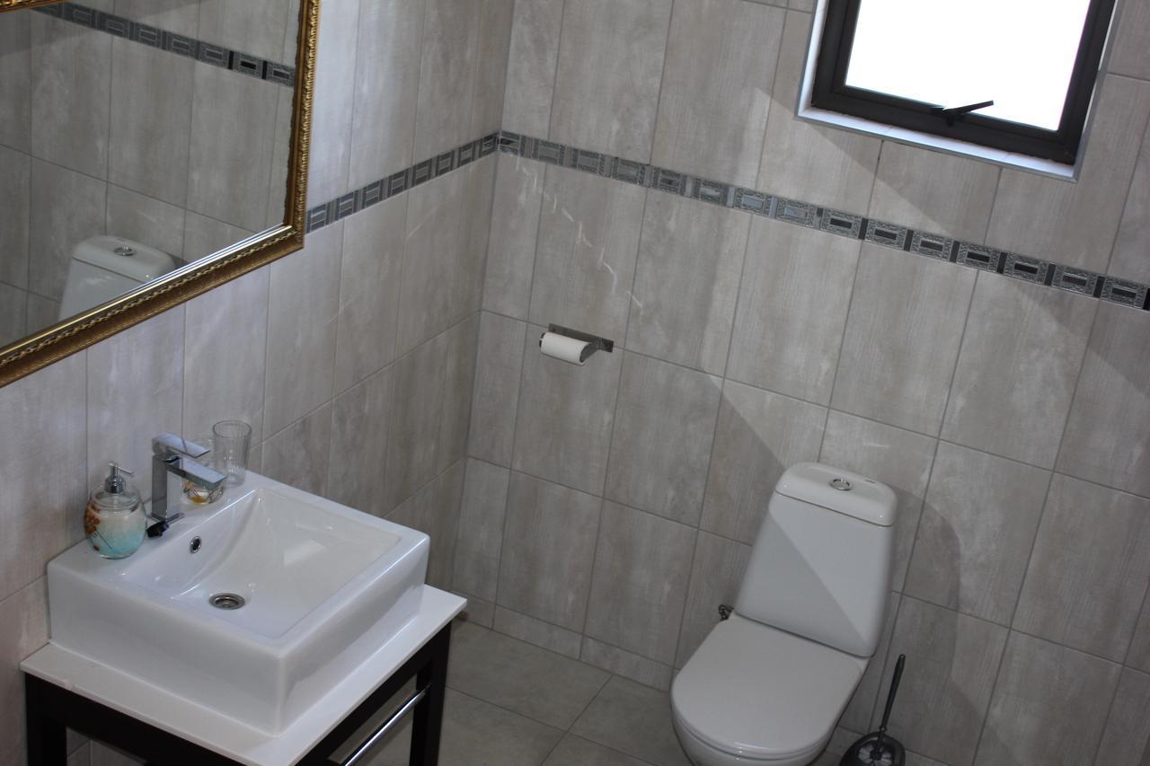 Coco Palm Bed&Breakfast Windhoek Exteriör bild